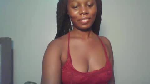 Snapshot of melanin_sassy96 chatting on 02/03/25, 01:19 bad lil shawry online show from 02/03/25, 01:19