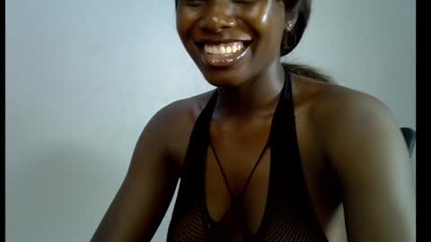 Snapshot of melanine_floral chatting on 02/05/25, 10:19 Praiz online show from 02/05/25, 10:19