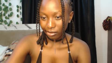Snapshot of melanine_floral chatting on 10/14/25, 04:19 Praiz online show from 10/14/25, 04:19