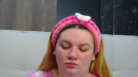 melanniebrown online show from 12/16/25, 07:02