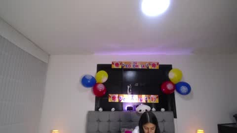 Snapshot of melanny_petite chatting on 06/23/26, 12:14 melanny_petite online show from 06/23/26, 12:14