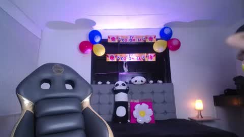 Snapshot of melanny_petite chatting on 07/07/26, 12:31 melanny_petite online show from 07/07/26, 12:31