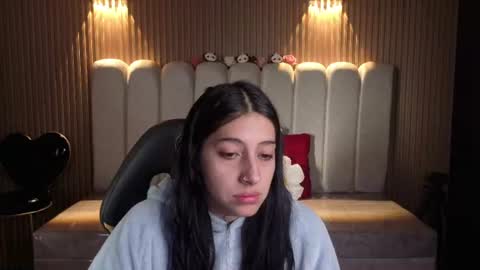 Snapshot of melanny_petite chatting on 07/19/26, 12:20 melanny_petite online show from 07/19/26, 12:20