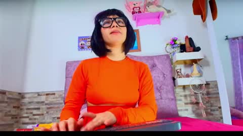 Melanny taylor online show from 11/29/25, 10:02