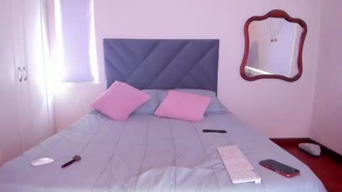 melany_arizaaa online show from 06/17/26, 10:32