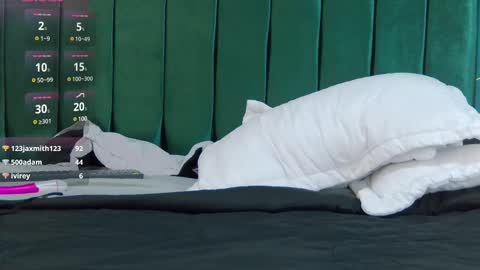 Snapshot of melany_blair chatting on 12/22/24, 11:31 Melany online show from 12/22/24, 11:31