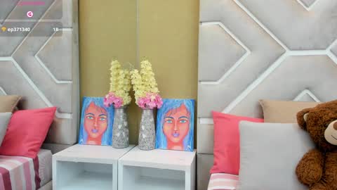 Snapshot of melany_ebonyy chatting on 01/31/25, 11:35 Melanie online show from 01/31/25, 11:35