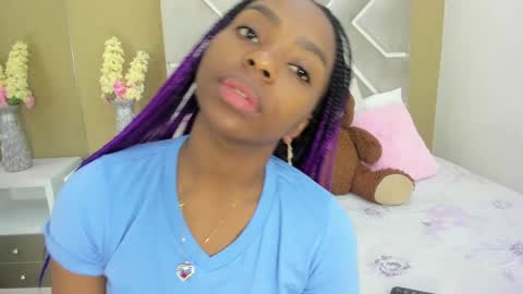 Snapshot of melany_ebonyy chatting on 02/21/25, 11:44 Melanie online show from 02/21/25, 11:44