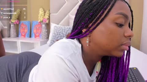 Snapshot of melany_ebonyy chatting on 03/07/25, 06:22 Melanie online show from 03/07/25, 06:22