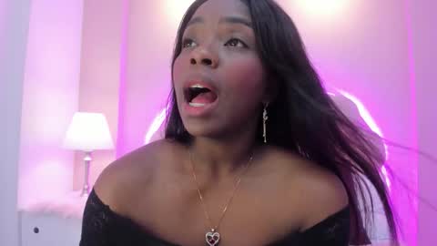 Snapshot of melany_ebonyy chatting on 10/03/25, 03:58 Melanie online show from 10/03/25, 03:58