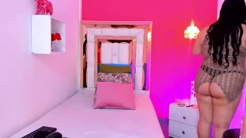 Snapshot of melany_hot699_ chatting on 12/16/25, 11:26 Melany online show from 12/16/25, 11:26