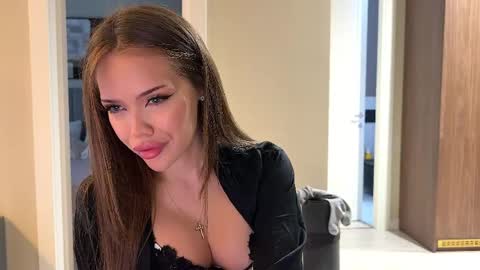 Adel online show from 04/10/26, 03:28