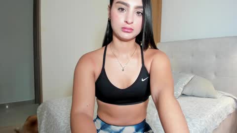 Snapshot of melanyrosse chatting on 09/15/25, 05:02 Melany online show from 09/15/25, 05:02