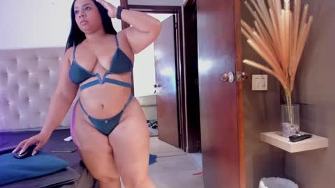 Snapshot of melanyshayk chatting on 01/23/25, 05:52 Melany online show from 01/23/25, 05:52
