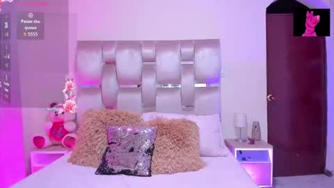 Snapshot of melanyshayk chatting on 10/19/25, 01:50 Melany online show from 10/19/25, 01:50