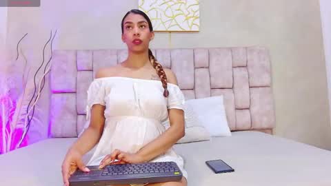 Snapshot of melanystone_ chatting on 04/26/26, 01:42 Melany online show from 04/26/26, 01:42