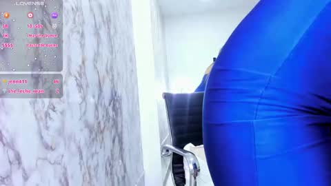 Snapshot of melanyvega_ chatting on 02/22/25, 03:03 Melany online show from 02/22/25, 03:03