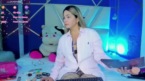 Snapshot of melanyvega_ chatting on 03/03/25, 12:37 Melany online show from 03/03/25, 12:37