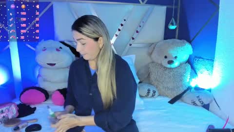 Snapshot of melanyvega_ chatting on 03/06/25, 12:09 Melany online show from 03/06/25, 12:09