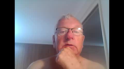 Snapshot of melbourne000 chatting on 02/13/25, 11:37 melbourne000 online show from 02/13/25, 11:37