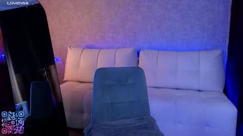 Melee Eva - Thumbs Up please  online show from 03/02/26, 07:37