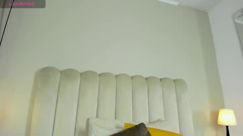 Meli  online show from 04/04/26, 01:30