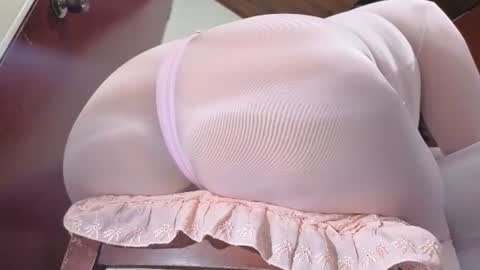 Snapshot of melihotxxx chatting on 07/18/26, 03:44 melihotxxx online show from 07/18/26, 03:44
