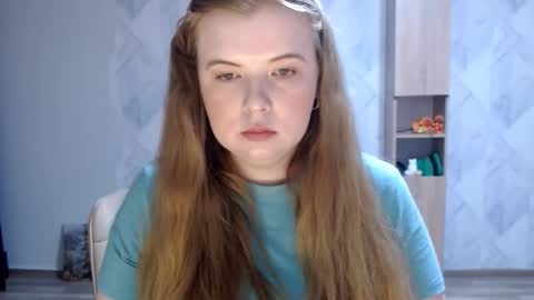 Snapshot of melina_beauty chatting on 11/19/25, 07:58 Melina online show from 11/19/25, 07:58