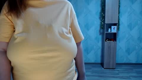 Snapshot of melina_beauty chatting on 11/30/25, 06:06 Melina online show from 11/30/25, 06:06