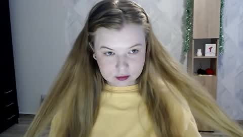 Snapshot of melina_beauty chatting on 12/16/25, 05:23 Melina online show from 12/16/25, 05:23