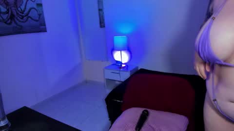 Melina Hope online show from 12/17/25, 02:01