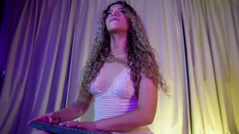 Snapshot of melina_smith1 chatting on 05/02/26, 10:37 MelinaSmith online show from 05/02/26, 10:37