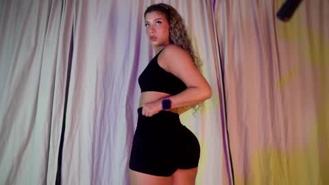 Snapshot of melina_smith1 chatting on 06/05/26, 12:06 MelinaSmith online show from 06/05/26, 12:06