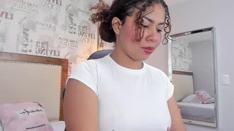 Snapshot of melinamartins chatting on 01/27/25, 07:24 M E L I N A online show from 01/27/25, 07:24