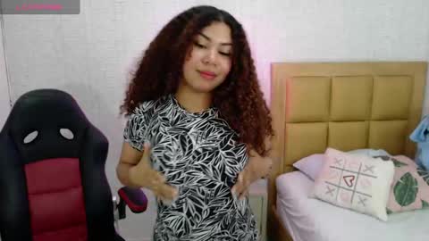 Snapshot of melinamartins chatting on 02/03/25, 10:54 M E L I N A online show from 02/03/25, 10:54