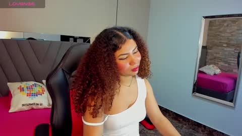 Snapshot of melinamartins chatting on 02/05/25, 02:40 M E L I N A online show from 02/05/25, 02:40