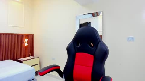 Snapshot of melinamartins chatting on 02/17/25, 07:31 M E L I N A online show from 02/17/25, 07:31