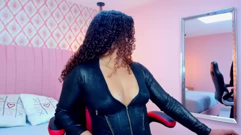 Snapshot of melinamartins chatting on 03/07/25, 07:27 M E L I N A online show from 03/07/25, 07:27