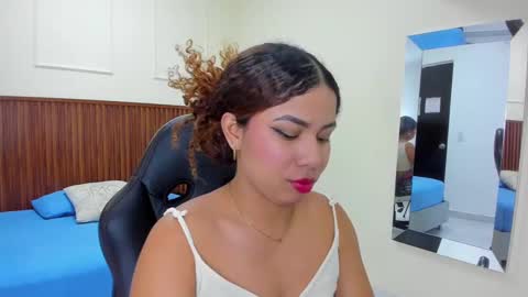 Snapshot of melinamartins chatting on 09/17/25, 07:37 M E L I N A online show from 09/17/25, 07:37