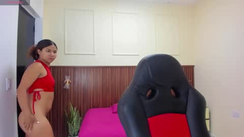 Snapshot of melinamartins chatting on 10/08/25, 07:44 M E L I N A online show from 10/08/25, 07:44