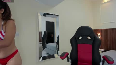 Snapshot of melinamartins chatting on 10/29/25, 07:26 M E L I N A online show from 10/29/25, 07:26