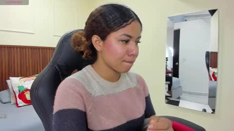 Snapshot of melinamartins chatting on 12/03/25, 07:23 M E L I N A online show from 12/03/25, 07:23