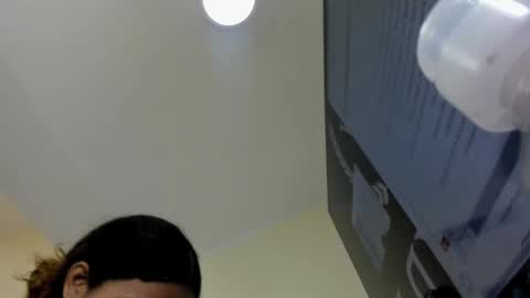 Snapshot of melinamartins chatting on 12/15/25, 07:29 M E L I N A online show from 12/15/25, 07:29