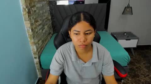 M E L I N A  online show from 12/20/25, 07:32