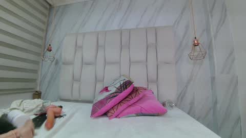 Melissa online show from 02/05/25, 02:26