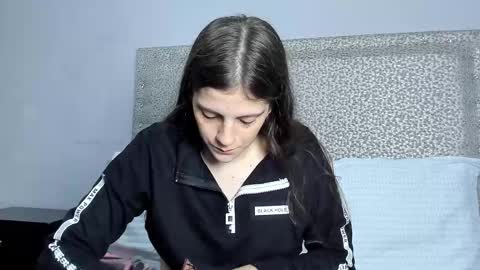 Snapshot of melisabostton_ chatting on 02/12/25, 01:06 Melissa online show from 02/12/25, 01:06