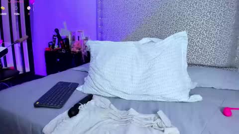 Snapshot of melisabostton_ chatting on 02/13/25, 07:21 Melissa online show from 02/13/25, 07:21