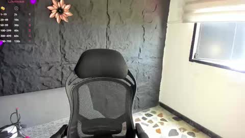 Snapshot of melisabostton_ chatting on 10/25/25, 01:40 Melissa online show from 10/25/25, 01:40