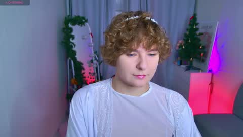 Snapshot of melissa___moore chatting on 12/16/25, 06:18 Melissa online show from 12/16/25, 06:18