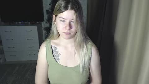 Melissa  Ray online show from 12/23/24, 12:25